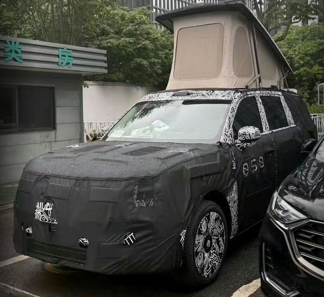 SUV cỡ lớn của Xiaomi lăn b&aacute;nh tr&ecirc;n phố: D&ugrave;ng động cơ EREV, lắp sẵn lều n&oacute;c, đối thủ mới của Mazda CX-90 lẫn Lynk & Co 900 - Ảnh 2.