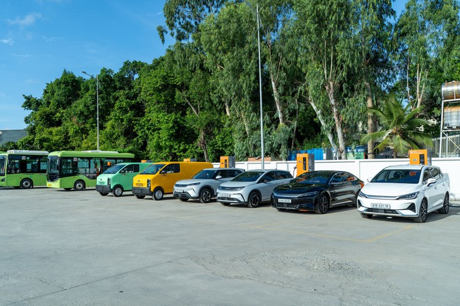 BYD Việt Nam 'bắt tay' Futa mở rộng mạng lưới sạc, chủ xe BYD c&oacute; thể sạc chung trụ với xe bu&yacute;t Kim Long - Ảnh 2.