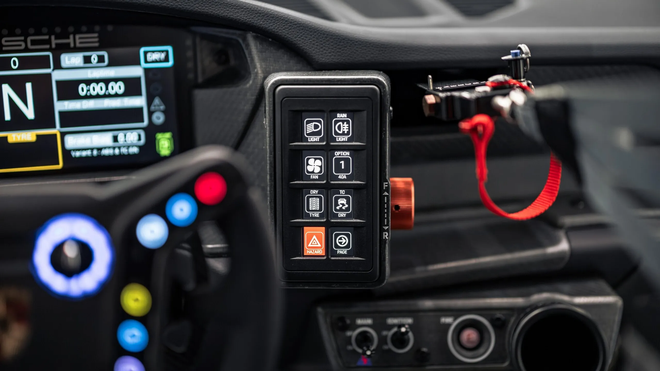 Porsche 911 GT4 R tr&igrave;nh l&agrave;ng: M&aacute;y 4.0L mạnh hơn 510 m&atilde; lực, đồ chơi cho d&acirc;n nghiện đua xe, gi&aacute; quy đổi gần 10 tỷ đồng - Ảnh 7.