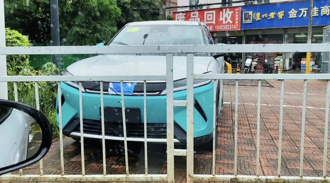 BYD Atto 2 phi&ecirc;n bản mới dễ khiến d&acirc;n Việt m&ecirc; mẩn: SUV cỡ B d&ugrave;ng dẫn động cầu sau, c&oacute; cảm biến LiDAR hiện đại - Ảnh 2.