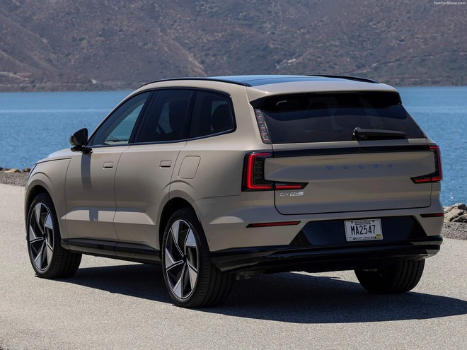 Bộ đ&ocirc;i Volvo EX90 v&agrave; ES90 sắp về VN: Dự kiến ra mắt cuối năm, sạc đầy đi 700 km, m&agrave;n h&igrave;nh trung t&acirc;m 14,5 inch - Ảnh 3.