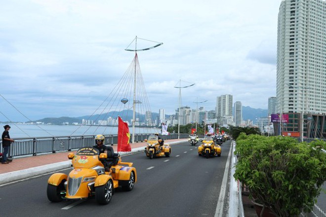 Hơn 1.500 m&ocirc; t&ocirc; ph&acirc;n khối lớn diễu h&agrave;nh tại Nha Trang- Ảnh 4.