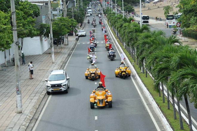 Hơn 1.500 m&ocirc; t&ocirc; ph&acirc;n khối lớn diễu h&agrave;nh tại Nha Trang- Ảnh 5.