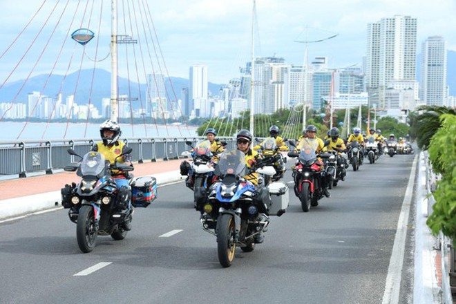 Hơn 1.500 m&ocirc; t&ocirc; ph&acirc;n khối lớn diễu h&agrave;nh tại Nha Trang- Ảnh 7.