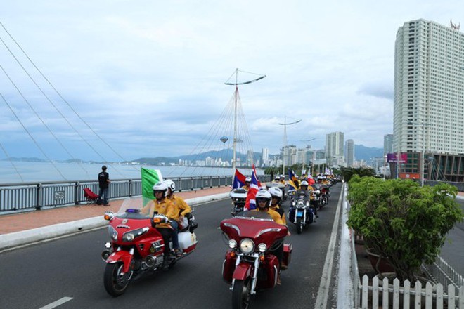 Hơn 1.500 m&ocirc; t&ocirc; ph&acirc;n khối lớn diễu h&agrave;nh tại Nha Trang- Ảnh 8.