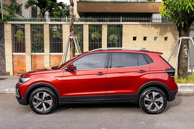 Chiếc Volkswagen T-Cross n&agrave;y c&ograve;n nửa gi&aacute; so với ni&ecirc;m yết mới: Gi&aacute; rao 659 triệu đồng, chung gầm Kushaq, người b&aacute;n khẳng định &lsquo;kh&ocirc;ng c&oacute; chiếc thứ hai&rsquo; - Ảnh 2.