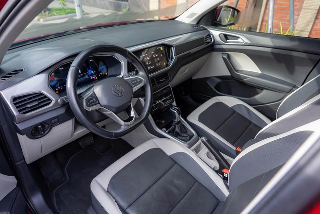 Chiếc Volkswagen T-Cross n&agrave;y c&ograve;n nửa gi&aacute; so với ni&ecirc;m yết mới: Gi&aacute; rao 659 triệu đồng, chung gầm Kushaq, người b&aacute;n khẳng định &lsquo;kh&ocirc;ng c&oacute; chiếc thứ hai&rsquo; - Ảnh 6.