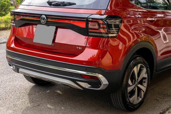 Chiếc Volkswagen T-Cross n&agrave;y c&ograve;n nửa gi&aacute; so với ni&ecirc;m yết mới: Gi&aacute; rao 659 triệu đồng, chung gầm Kushaq, người b&aacute;n khẳng định &lsquo;kh&ocirc;ng c&oacute; chiếc thứ hai&rsquo; - Ảnh 4.