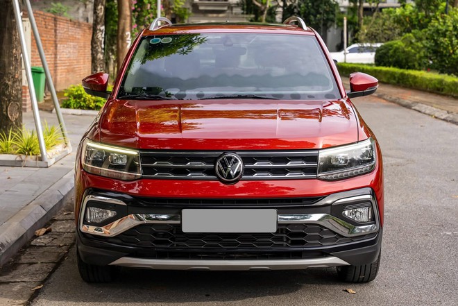 Chiếc Volkswagen T-Cross n&agrave;y c&ograve;n nửa gi&aacute; so với ni&ecirc;m yết mới: Gi&aacute; rao 659 triệu đồng, chung gầm Kushaq, người b&aacute;n khẳng định &lsquo;kh&ocirc;ng c&oacute; chiếc thứ hai&rsquo; - Ảnh 1.