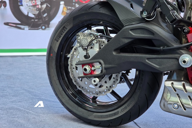 'Si&ecirc;u phẩm' m&ocirc; t&ocirc; Italjet Dragster 700 mở b&aacute;n tại Việt Nam: Gi&aacute; gần bằng VF 5, c&oacute; sẵn camera h&agrave;nh tr&igrave;nh trước sau, hệ thống treo lấy cảm hứng từ MotoGP- Ảnh 19.