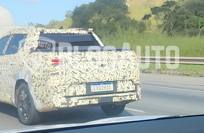 Toyota thử nghiệm xe b&aacute;n tải mới: Đ&uacute;ng nghĩa b&aacute;n tải đi c&agrave; ph&ecirc;, d&ugrave;ng nền tảng giống Corolla Cross, dự kiến ra mắt đầu năm 2027- Ảnh 2.