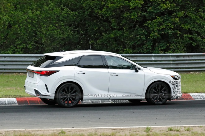 Lexus RX lộ nội thất mới với m&agrave;n h&igrave;nh t&aacute;ch rời lần đầu xuất hiện, dễ c&oacute; thay đổi lớn ở cả khoang cabin- Ảnh 2.