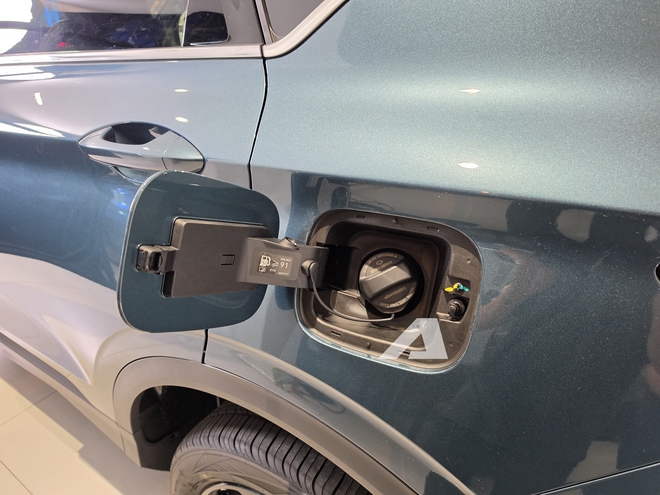 Geely Coolray 2026 ra mắt Việt Nam: Gi&aacute; từ 499 triệu đồng, thiết kế tối giản, m&agrave;n h&igrave;nh lớn hơn, vẫn c&oacute; ADAS cạnh tranh Creta, Seltos- Ảnh 9.