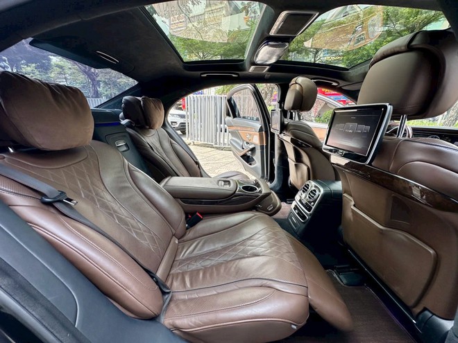 Từng c&oacute; gi&aacute; gần 7 tỷ, chiếc Mercedes S 500 n&agrave;y giờ chỉ đắt ngang Camry: Bảo dưỡng gần nhất đắt hơn cả SH, trang bị kh&ocirc;ng k&eacute;m cạnh xe ng&agrave;y nay- Ảnh 5.