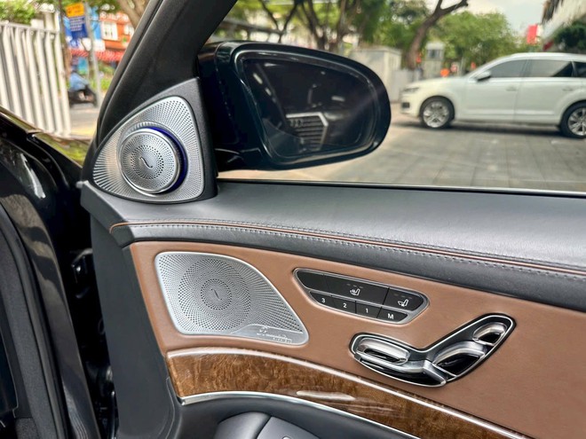 Từng c&oacute; gi&aacute; gần 7 tỷ, chiếc Mercedes S 500 n&agrave;y giờ chỉ đắt ngang Camry: Bảo dưỡng gần nhất đắt hơn cả SH, trang bị kh&ocirc;ng k&eacute;m cạnh xe ng&agrave;y nay- Ảnh 7.