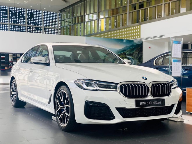 BMW 5 Series dọn kho giảm gi&aacute; mạnh tại đại l&yacute;: Bản 'full' dưới 2 tỷ đồng, rẻ hơn ban đầu 1,3 tỷ nhưng phải đ&aacute;nh đổi một đời- Ảnh 2.