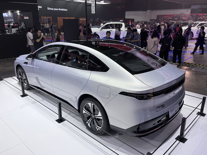 Nissan Primera - Bản thương mại của N7 từng về Việt Nam ra mắt ĐN&Aacute;: C&ugrave;ng cỡ Camry, chạy 500km/sạc- Ảnh 4.