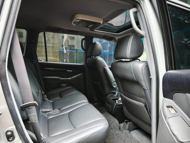 Từng mất hơn 150 c&acirc;y v&agrave;ng để mua, chiếc Lexus GX n&agrave;y giờ đ&acirc;y b&aacute;n lại rẻ hơn xe hạng A: D&ugrave;ng m&aacute;y V8, nội thất ốp gỗ - Ảnh 7.