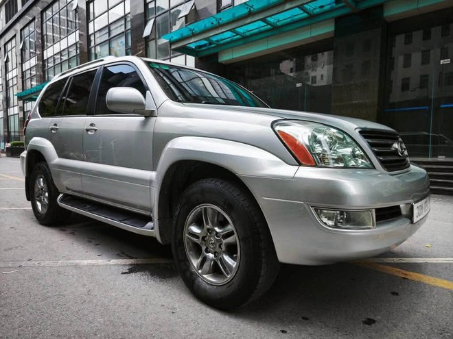 Từng mất hơn 150 c&acirc;y v&agrave;ng để mua, chiếc Lexus GX n&agrave;y giờ đ&acirc;y b&aacute;n lại rẻ hơn xe hạng A: D&ugrave;ng m&aacute;y V8, nội thất ốp gỗ - Ảnh 4.
