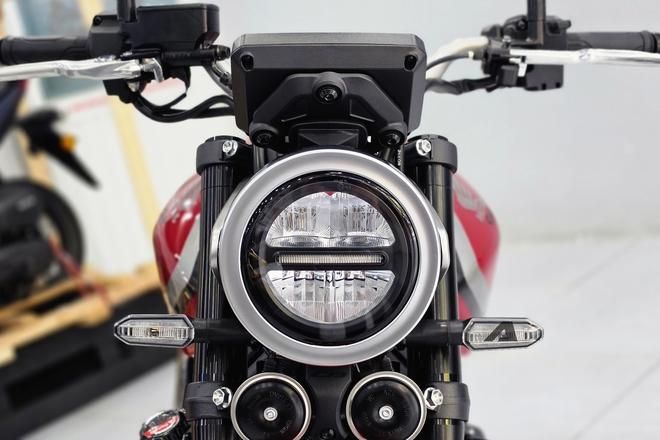 Hàng hiếm Honda CB500 Super Four về Việt Nam: 'Cháy' hàng trước khi mở bán, chạy phố như xe tay ga với công nghệ ly hợp điện tử, giá ngang xe 650 cc chính hãng - Ảnh 5.