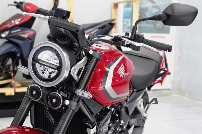 Hàng hiếm Honda CB500 Super Four về Việt Nam: 'Cháy' hàng trước khi mở bán, chạy phố như xe tay ga với công nghệ ly hợp điện tử, giá ngang xe 650 cc chính hãng - Ảnh 12.
