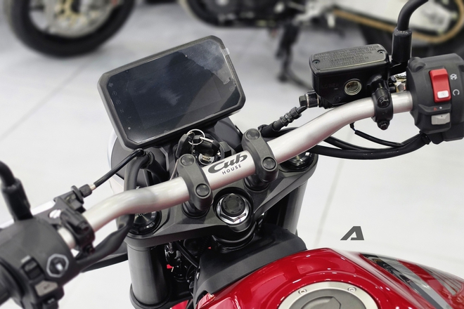 Hàng hiếm Honda CB500 Super Four về Việt Nam: 'Cháy' hàng trước khi mở bán, chạy phố như xe tay ga với công nghệ ly hợp điện tử, giá ngang xe 650 cc chính hãng - Ảnh 13.