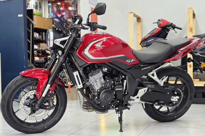 Hàng hiếm Honda CB500 Super Four về Việt Nam: 'Cháy' hàng trước khi mở bán, chạy phố như xe tay ga với công nghệ ly hợp điện tử, giá ngang xe 650 cc chính hãng - Ảnh 22.