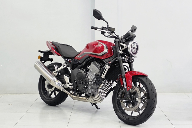 Hàng hiếm Honda CB500 Super Four về Việt Nam: 'Cháy' hàng trước khi mở bán, chạy phố như xe tay ga với công nghệ ly hợp điện tử, giá ngang xe 650 cc chính hãng - Ảnh 8.