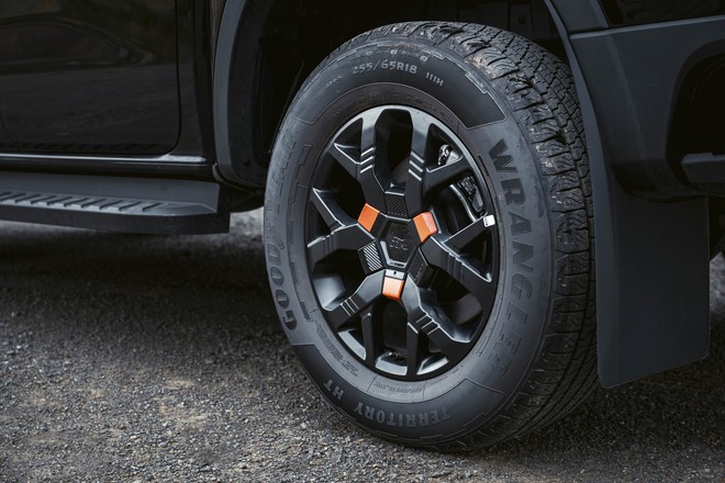Ford Ranger Wildtrak 2026 bản thấp chốt gi&aacute; 949 triệu: Rẻ hơn bản cũ 30 triệu, d&ugrave;ng m&aacute;y 2.0 tăng &aacute;p đơn - Ảnh 4.