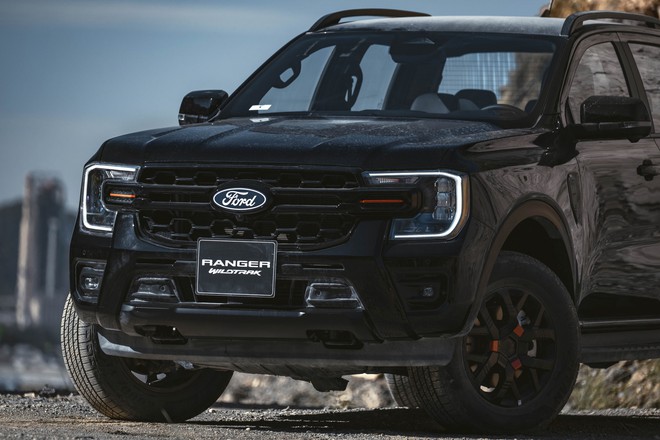 Ford Ranger Wildtrak 2026 bản thấp chốt gi&aacute; 949 triệu: Rẻ hơn bản cũ 30 triệu, d&ugrave;ng m&aacute;y 2.0 tăng &aacute;p đơn - Ảnh 2.