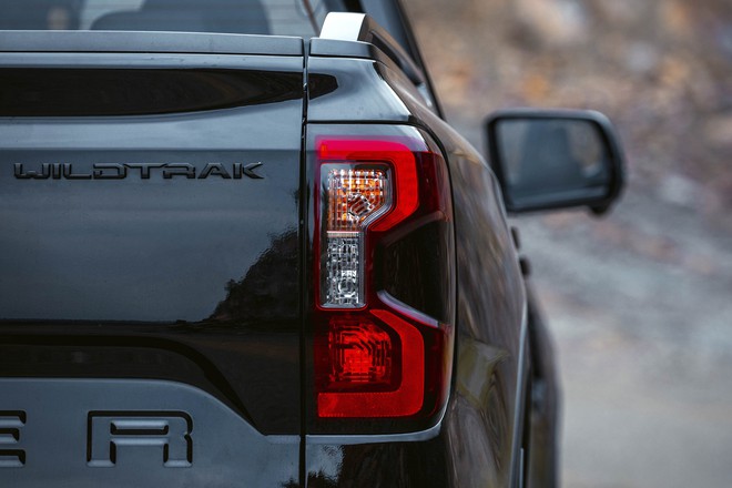 Ford Ranger Wildtrak 2026 bản thấp chốt gi&aacute; 949 triệu: Rẻ hơn bản cũ 30 triệu, d&ugrave;ng m&aacute;y 2.0 tăng &aacute;p đơn - Ảnh 5.