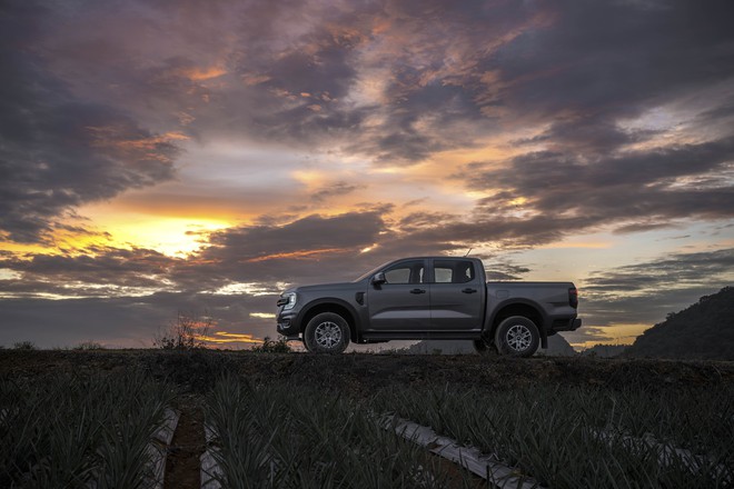 Ford Ranger 2026 bản rẻ nhất chốt giá 707 triệu: Bản XLS thêm cách biệt với Triton, Hilux, màn 12inch như bản cao, hộp số mới - Ảnh 2.