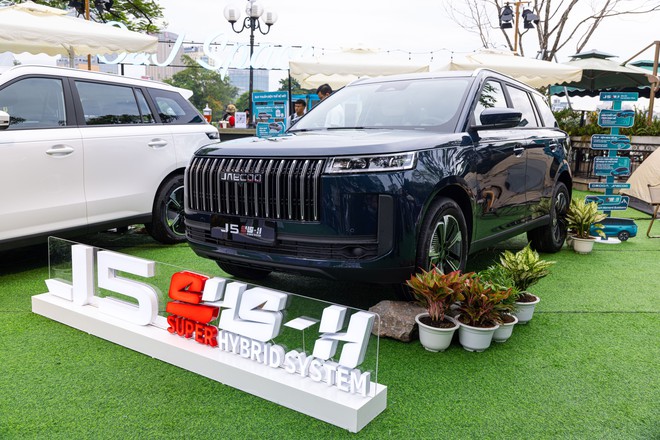 Chọn phi&ecirc;n bản Jaecoo J5 n&agrave;o với mức ch&ecirc;nh tới 130 triệu đồng, bảng n&agrave;y sẽ gi&uacute;p bạn dễ so s&aacute;nh 4 bản tới từng th&ocirc;ng số chi tiết - Ảnh 2.