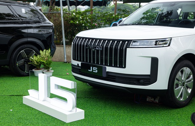 Chọn phi&ecirc;n bản Jaecoo J5 n&agrave;o với mức ch&ecirc;nh tới 130 triệu đồng, bảng n&agrave;y sẽ gi&uacute;p bạn dễ so s&aacute;nh 4 bản tới từng th&ocirc;ng số chi tiết - Ảnh 4.