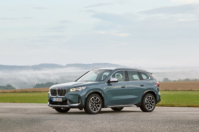 BMW X1 chốt gi&aacute; 1,689 tỷ đồng tại Việt Nam: Một bản, m&aacute;y 2.0L, c&oacute; m&agrave;n cong, ADAS, cạnh tranh Q3 với gi&aacute; rẻ hơn 410 triệu đồng - Ảnh 3.