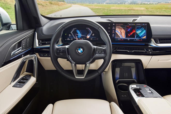 BMW X1 chốt gi&aacute; 1,689 tỷ đồng tại Việt Nam: Một bản, m&aacute;y 2.0L, c&oacute; m&agrave;n cong, ADAS, cạnh tranh Q3 với gi&aacute; rẻ hơn 410 triệu đồng - Ảnh 14.