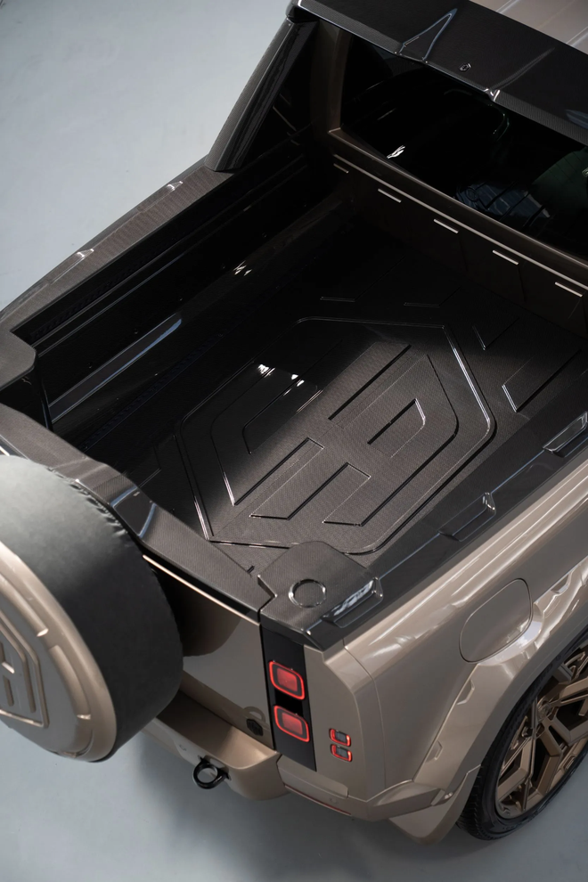 Defender biến h&igrave;nh th&agrave;nh xe b&aacute;n tải: Từ 4 cửa th&agrave;nh 2 cửa, carbon khắp mọi nơi, d&acirc;n chơi Việt muốn mua kh&ocirc;ng dễ - Ảnh 5.