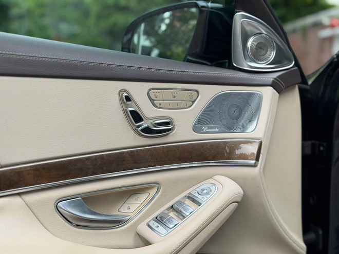 Cầm hơn 1 tỷ có thể mua chiếc 'Maybach' này thay vì Toyota Camry đời mới: Dùng máy V6 3.0L, thiết kế sang chảnh - Ảnh 9.
