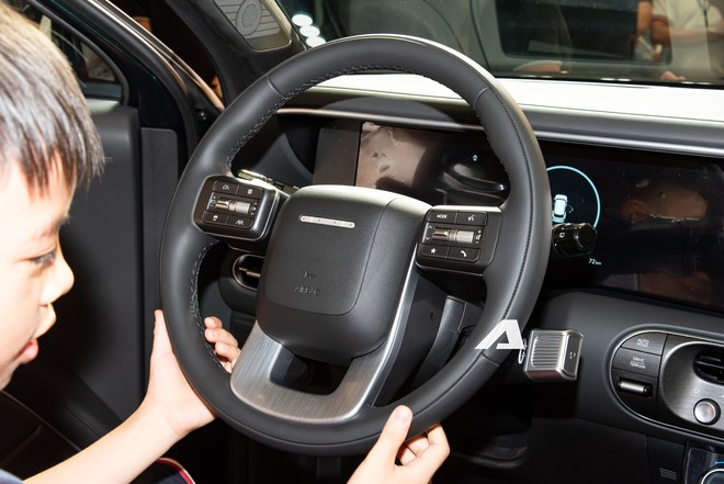 Bộ đôi Hyundai Tucson Hybrid và Palisade Hybrid lần đầu chào khách Việt: Người dân vây kín ngắm xe, giá không dưới 1 tỷ, ra mắt vào tháng 9 này - Ảnh 20.