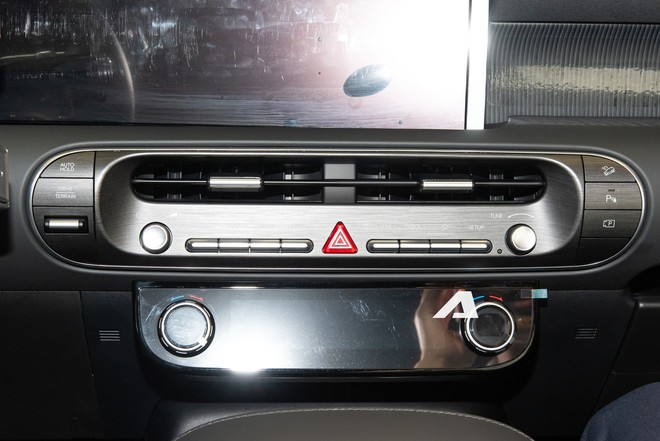 Bộ đôi Hyundai Tucson Hybrid và Palisade Hybrid lần đầu chào khách Việt: Người dân vây kín ngắm xe, giá không dưới 1 tỷ, ra mắt vào tháng 9 này - Ảnh 21.