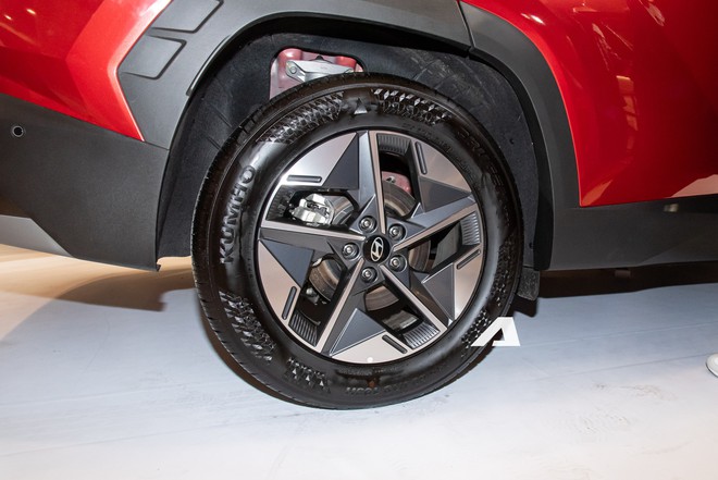 Bộ đôi Hyundai Tucson Hybrid và Palisade Hybrid lần đầu chào khách Việt: Người dân vây kín ngắm xe, giá không dưới 1 tỷ, ra mắt vào tháng 9 này - Ảnh 7.