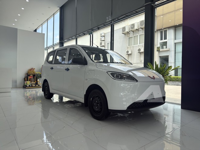 Soi MPV điện Wuling Grango vừa về đại lý: Xe 7 chỗ giá 499 triệu, cỡ mâm độc lạ, sạc 30 phút được 80% pin - Ảnh 13.