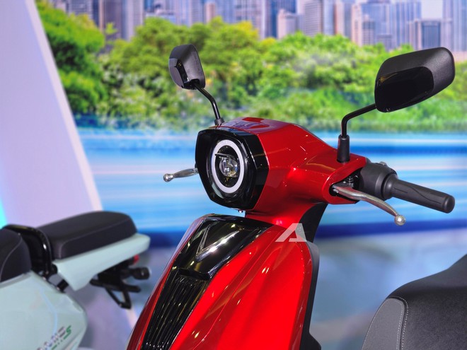 VinFast ra mắt bộ đôi Kinet và Kyo: Cốp rộng hơn SH Mode, Smart Key, chạy tới 160km/sạc, có thể đổi pin - Ảnh 10.