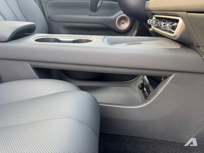 Sờ tận tay GWM ORA 5 được lên lịch về Việt Nam: Đầu điệu như Porsche, ngang cỡ CX-5, máy hybrid, dễ được miễn thuế nhập khẩu - Ảnh 14.