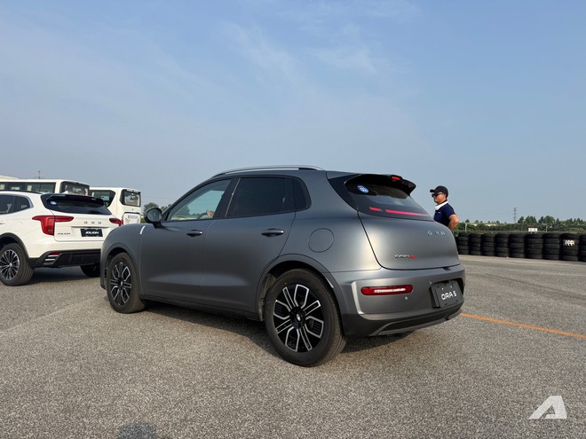 Sờ tận tay GWM ORA 5 được lên lịch về Việt Nam: Đầu điệu như Porsche, ngang cỡ CX-5, máy hybrid, dễ được miễn thuế nhập khẩu - Ảnh 3.