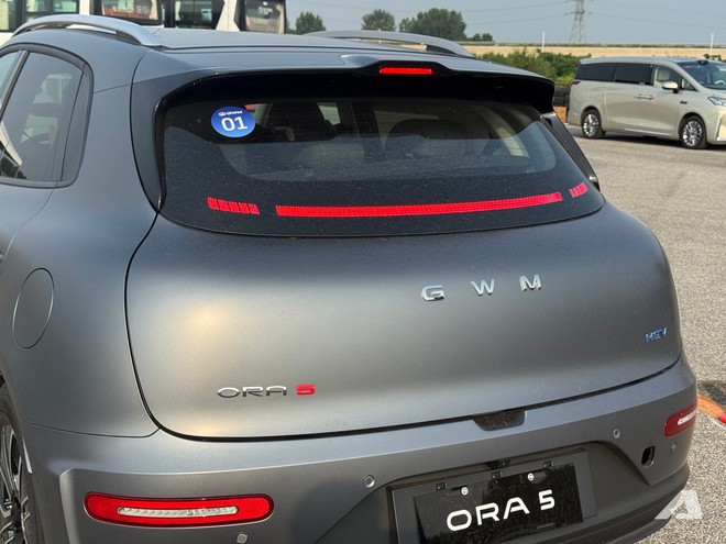 Sờ tận tay GWM ORA 5 được lên lịch về Việt Nam: Đầu điệu như Porsche, ngang cỡ CX-5, máy hybrid, dễ được miễn thuế nhập khẩu - Ảnh 8.