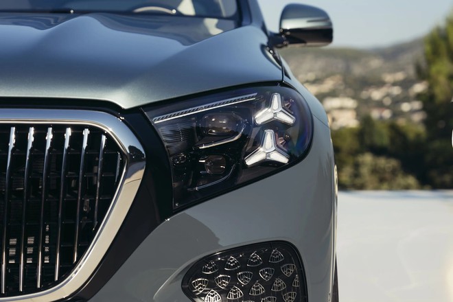 Mercedes-Maybach GLS 2027 ra mắt: Lần đầu d&ugrave;ng V8 hybrid, mạnh 603 m&atilde; lực, chế độ 'nh&uacute;n' tho&aacute;t lầy - Ảnh 3.