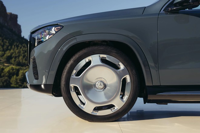 Mercedes-Maybach GLS 2027 ra mắt: Lần đầu d&ugrave;ng V8 hybrid, mạnh 603 m&atilde; lực, chế độ 'nh&uacute;n' tho&aacute;t lầy - Ảnh 4.