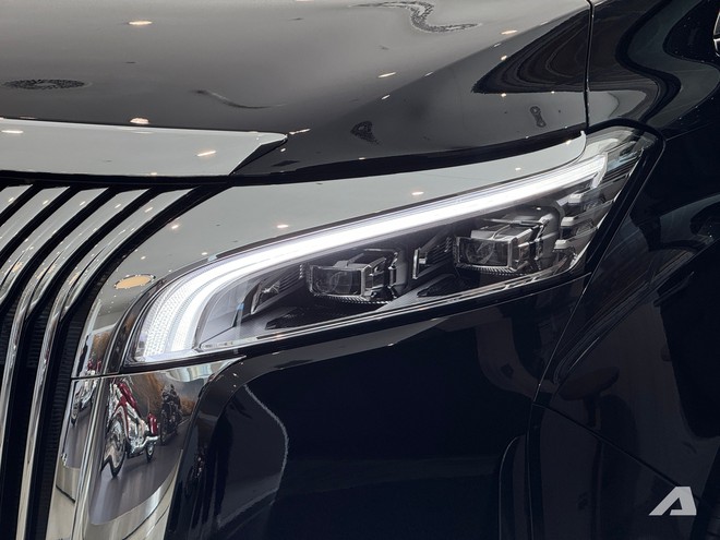 Xem thực tế MPV cỡ Toyota Alphard sắp về Việt Nam: Gi&aacute; quy đổi hơn 1,7 tỷ đồng, c&oacute; ghế thương gia, tủ lạnh, PHEV chạy điện 170km - Ảnh 9.