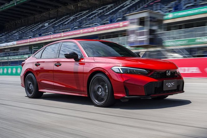 Honda Civic 2026 ra mắt gần Việt Nam: 3 phi&ecirc;n bản, gi&aacute; quy đổi từ 738 triệu đồng, th&ecirc;m giả lập sang số, cảnh b&aacute;o điểm m&ugrave; - Ảnh 11.